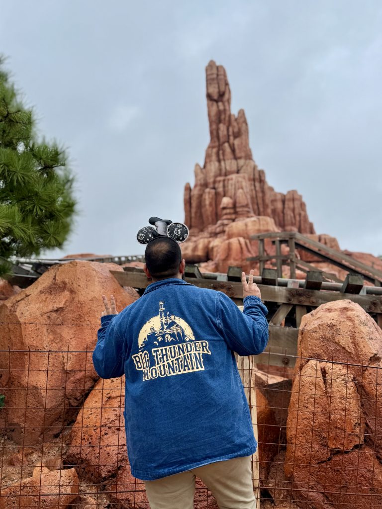 la zona dedicada al lejano oeste de Tokyo Disneyland se llama Westernland (en otros parques llamada Frontierland)