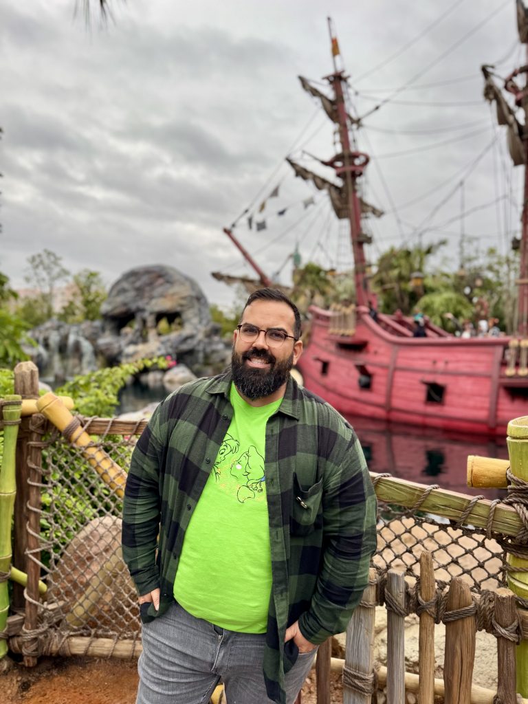 barco pirata peter pan y garfio en fantasy springs