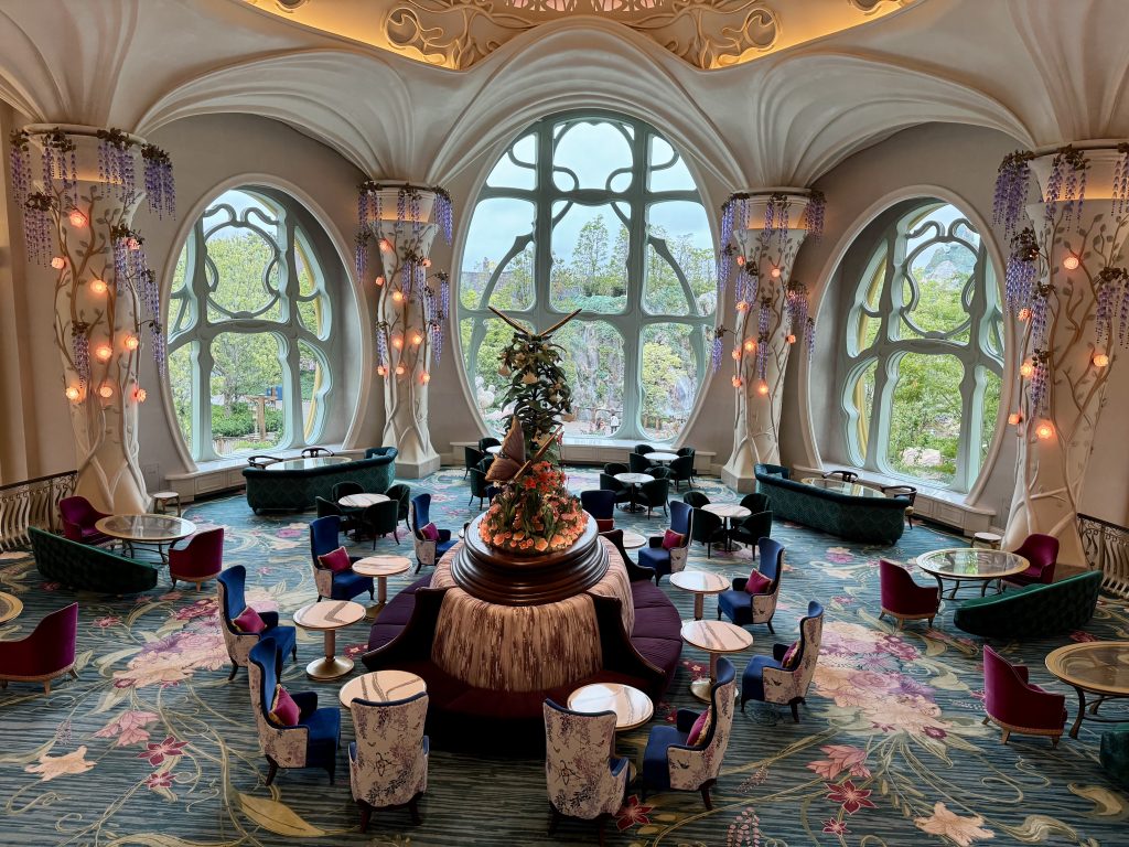 entrada lobby Tokyo DisneySea Fantasy Springs Hotel